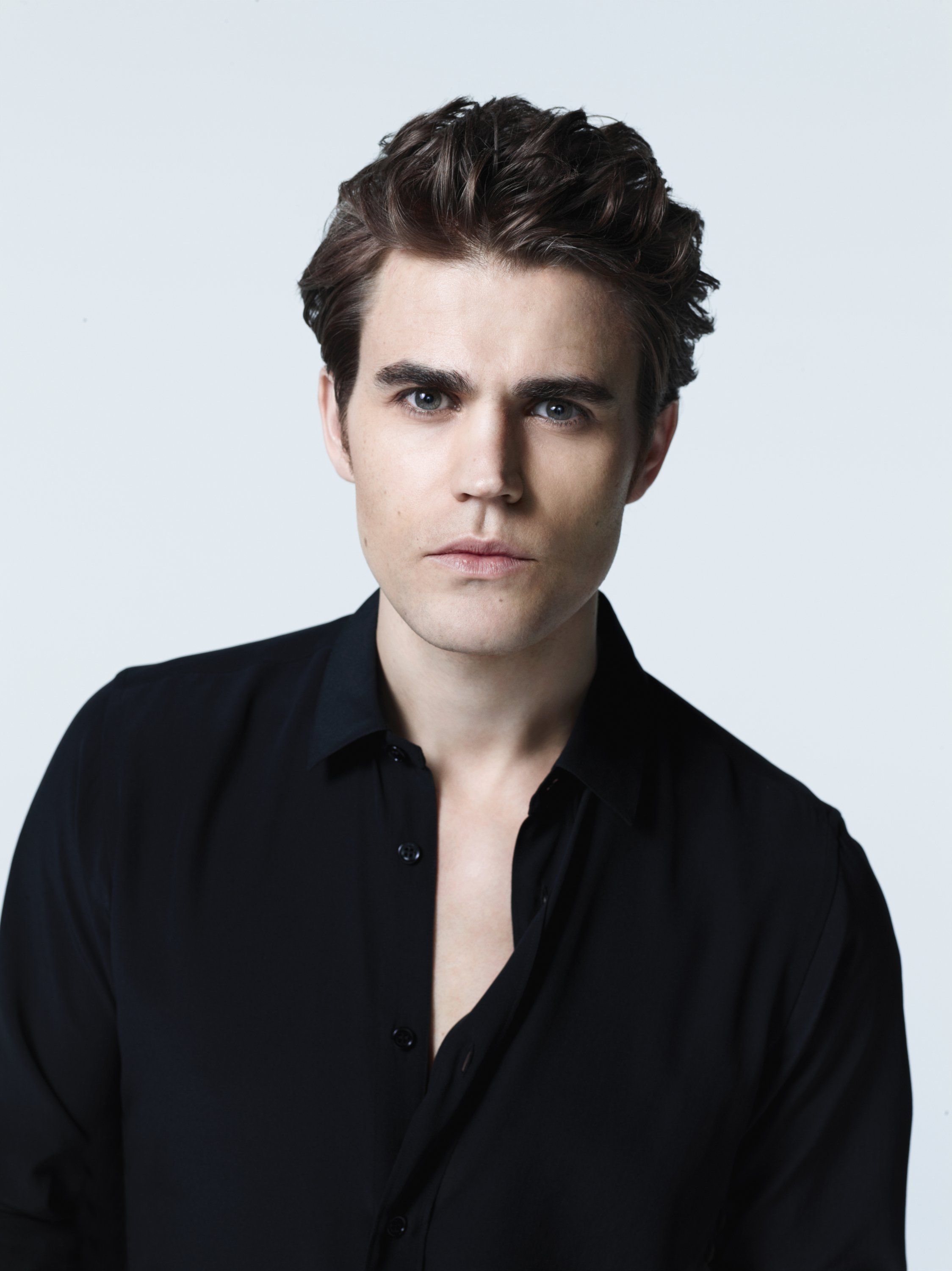 How tall is Paul Wesley?